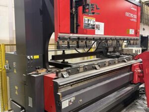 2000 Amada Mdl. Astro -100 FBDIII-1253MH CNC Robotic Press Brake, s/n 12530509, 125 Ton, 118.1” Table Length, Max Bending Length 122”, Distance Between Uprights 106.3”, Length Stroke 5.91”