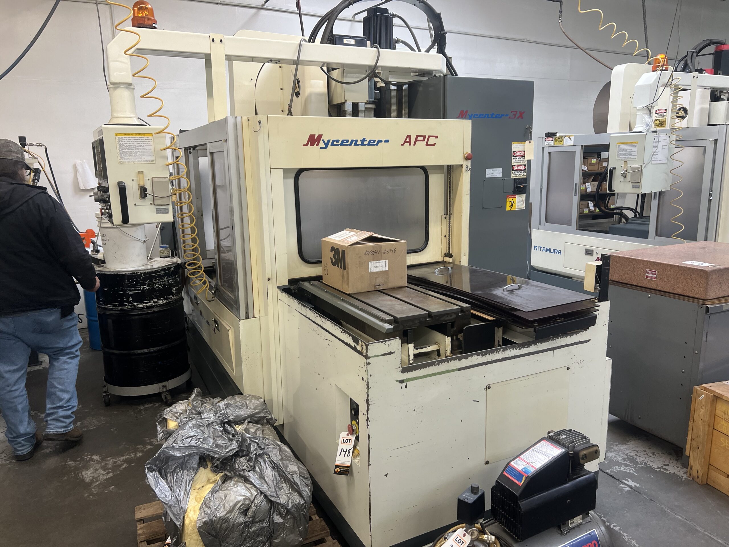 1995 Kitamura MyCenter 3X APC side-shuttle CNC Vertical Machining Center