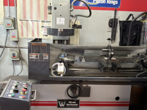 Winona Van Normal Model: SM130 Milling Machine