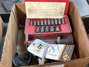 Large lot of Snap On 15 Piece Screw Extractor Set 2 Sets of them Total