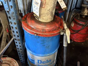 Delo Synthetic Air Grease Pump or Oil Pump