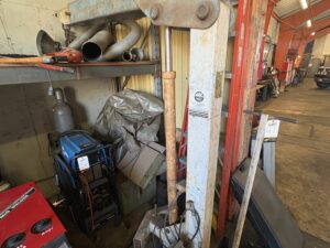 Mac Tool 6000 lb Capacity Crane