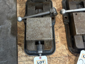 Kurt 6 in Heavy Duty Vise