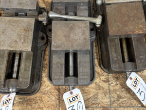 Kurt 6 in Heavy Duty Vise