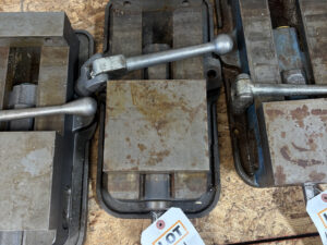 Kurt 6 in Heavy Duty Vise