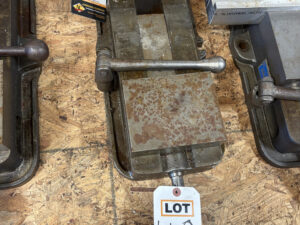 Kurt 6 in Heavy Duty Vise