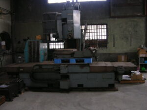 1982 Cincinnati Horizontal Milling Machine With Optional 4th Axis
